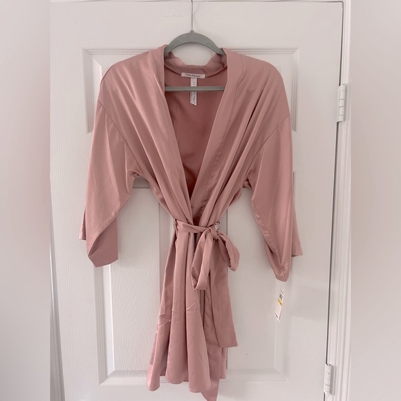 Flora Nikrooz Victoria Pink Short Robe in Smokey Rose - Picture 3 of 6